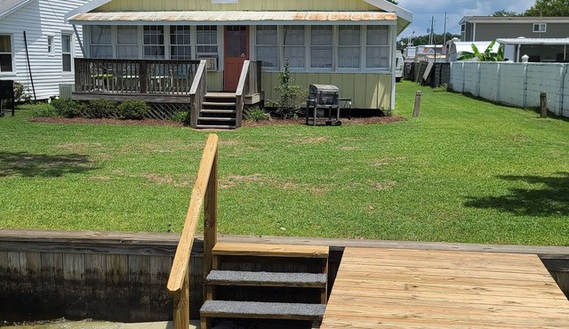 Tyson's Bungalow, the Spacious 5-bedroom cottage in White Lake