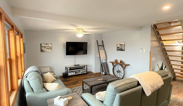 Upper level apartment along the Mississippi