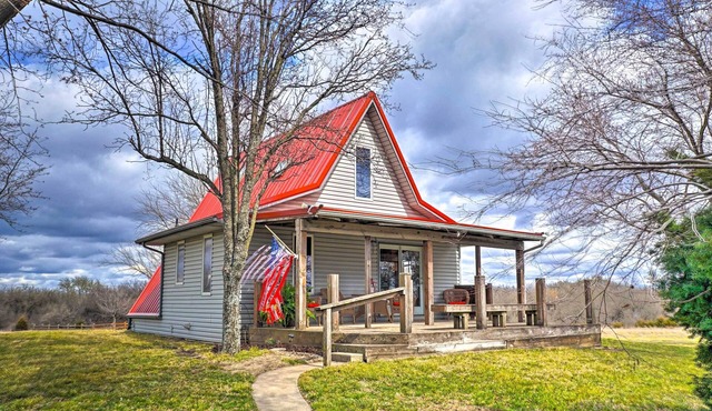 Vivid 'Cedar Ridge' Cabin ~ 23 Miles to Wichita!