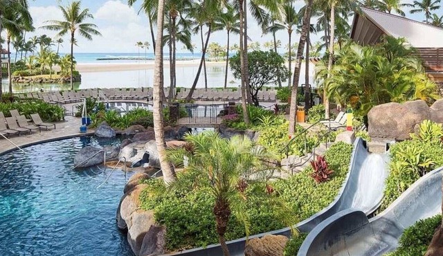 Waikiki 2BR Paradise – Spacious Grand Waikikian Suite with Resort Pools & Beach