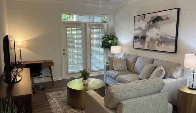Walk-in Spacious 3-bedroom apartment with AC in lovely Alpharetta in Alpharetta