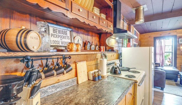 Walk to Town: Victorian Home w/Private Hot Tub