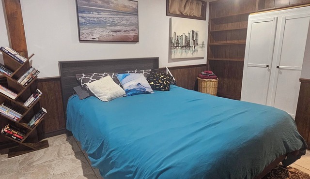 warm and cozy studio in Waterloo