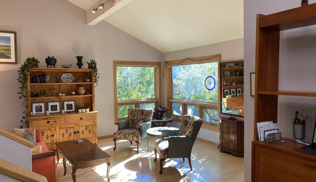Warm, inviting home, close to CU, downtown and mountains in Boulder