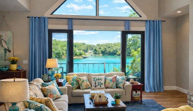 Waterfront 5BD/5BA Private Dock & 9P-Hottub in Six Mile
