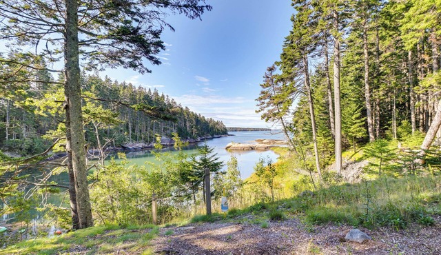 Waterfront Deer Isle Retreat w/Fire Pit!