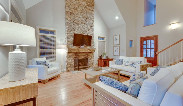 Waterfront Sherrills Ford Home w/Pool & Boat Dock