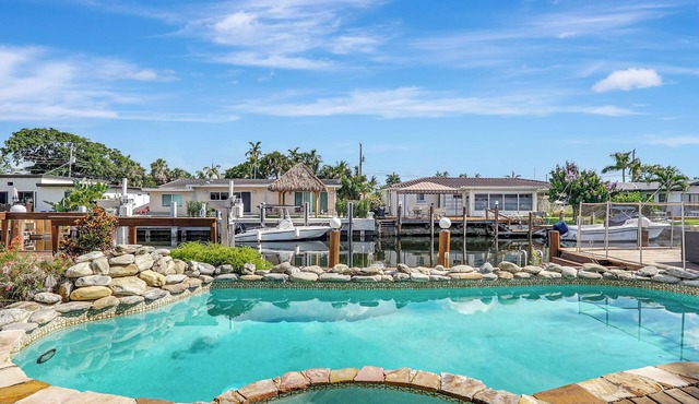 Waterfront Villa – Private Pool! in Pompano Beach