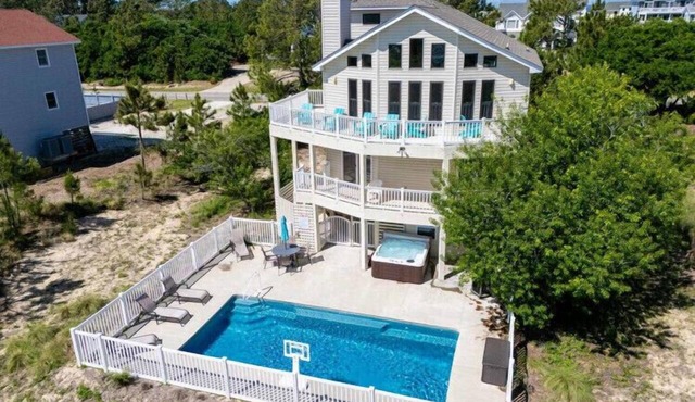 Whalehead with a Pool!