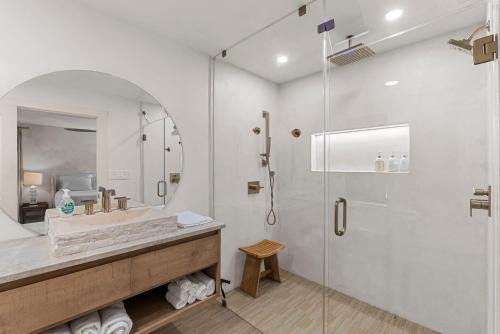 Wilmington Luxury Spa Retreat- Prime Location