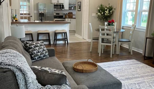 Winfield Luxury 3BR Extended Stay w/Grill & More! in Winfield
