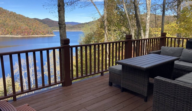 Wow! Lake Nantahala Smoky Mountain Cabin with Boat Dock, Hot Tub & Firepit!