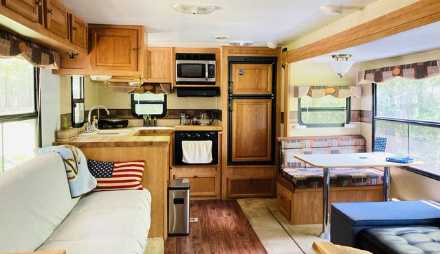 Your own private camper located near the Bogue Chitto River! in Tylertown