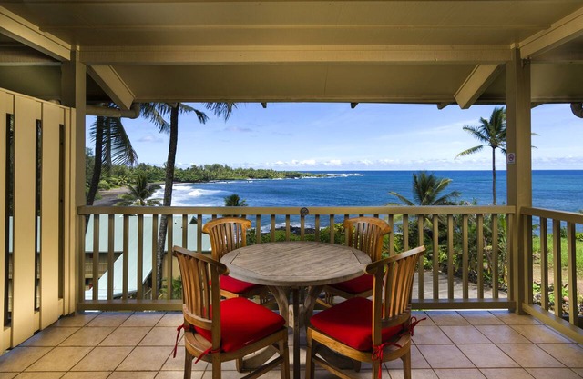 Oceanview Hana Kai Maui #202 - Lofted Studio, Panoramic View! 2 Queen Beds!