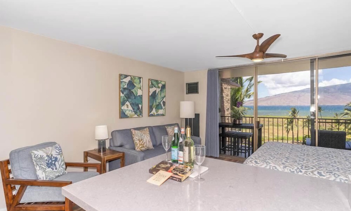 Kihei Condo | Endless & Elegant Vistas