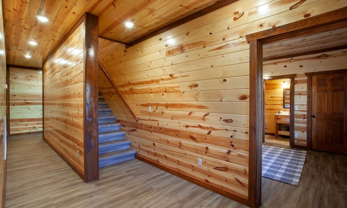 Chalet Village North Cabin | Splash Of Gatlinburg 6 Bedroom Cabin by RedAwning