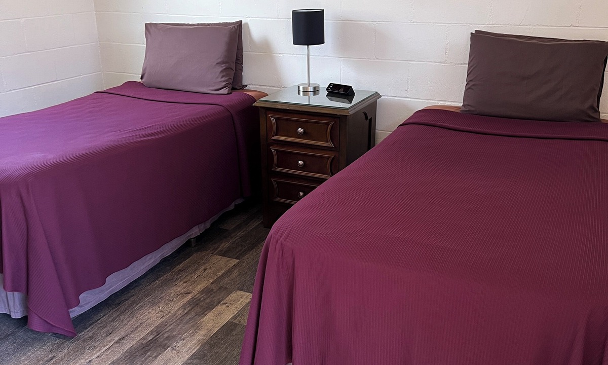 Lihue Hotel | Tip Top Motel Cafe & Bakery