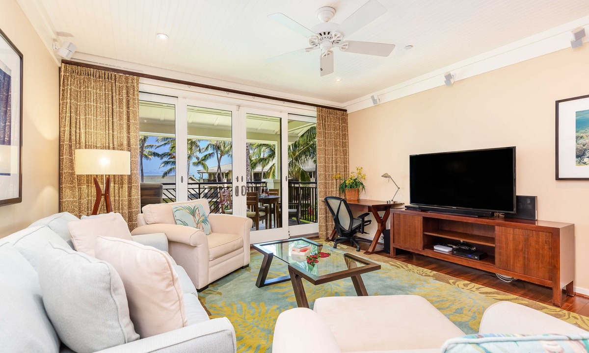 Kahuku Condo | Turtle Bay Villas 308 by Gather: Beachfront w/Shared Pool/Spa/AC