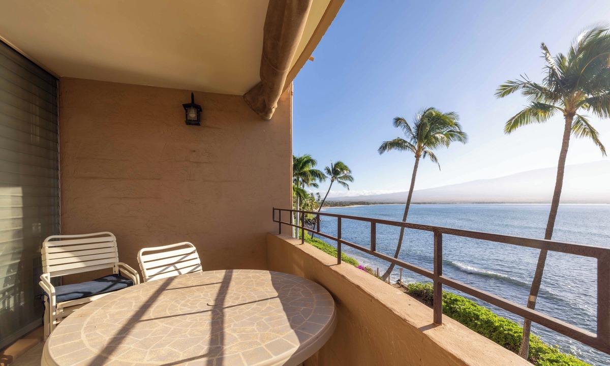 Maalaea Condo | Oceanfront Island Sands 310 Charming Maalaea Bay Condo at Incredible Value