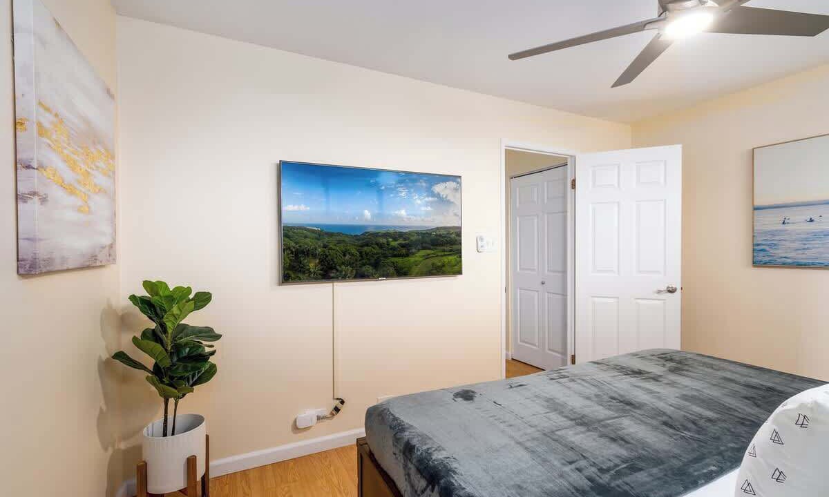Kihei Condo | Steps to Beach Condo with Ocean Views & Pool
