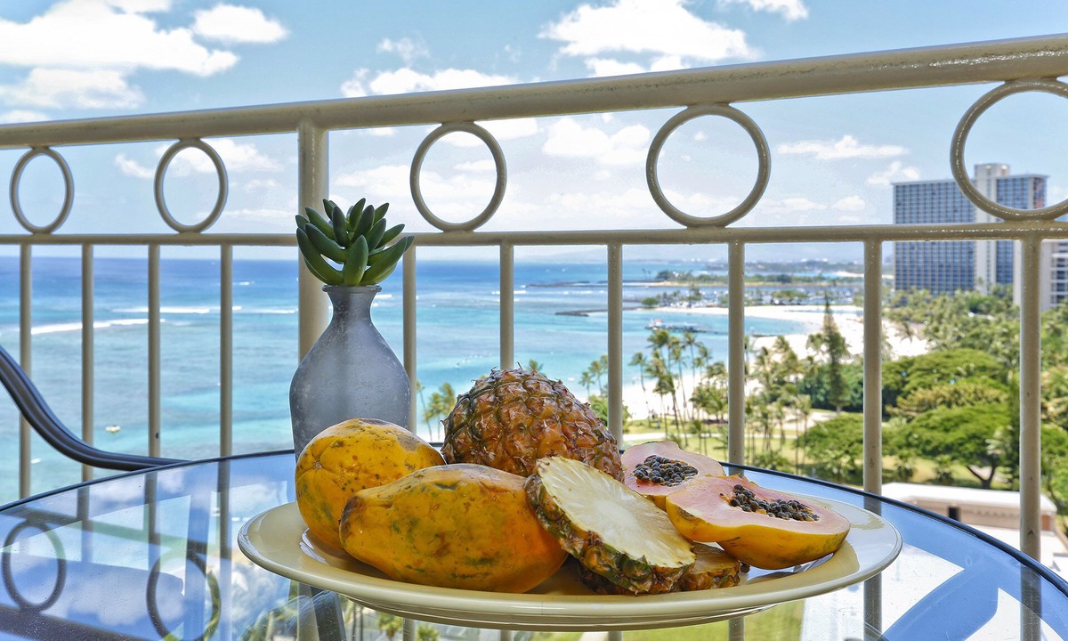 Waikiki Condo | Beachfront Location with GREAT View! Washer/Dryer, Washlet, A/C, Wi-Fi!