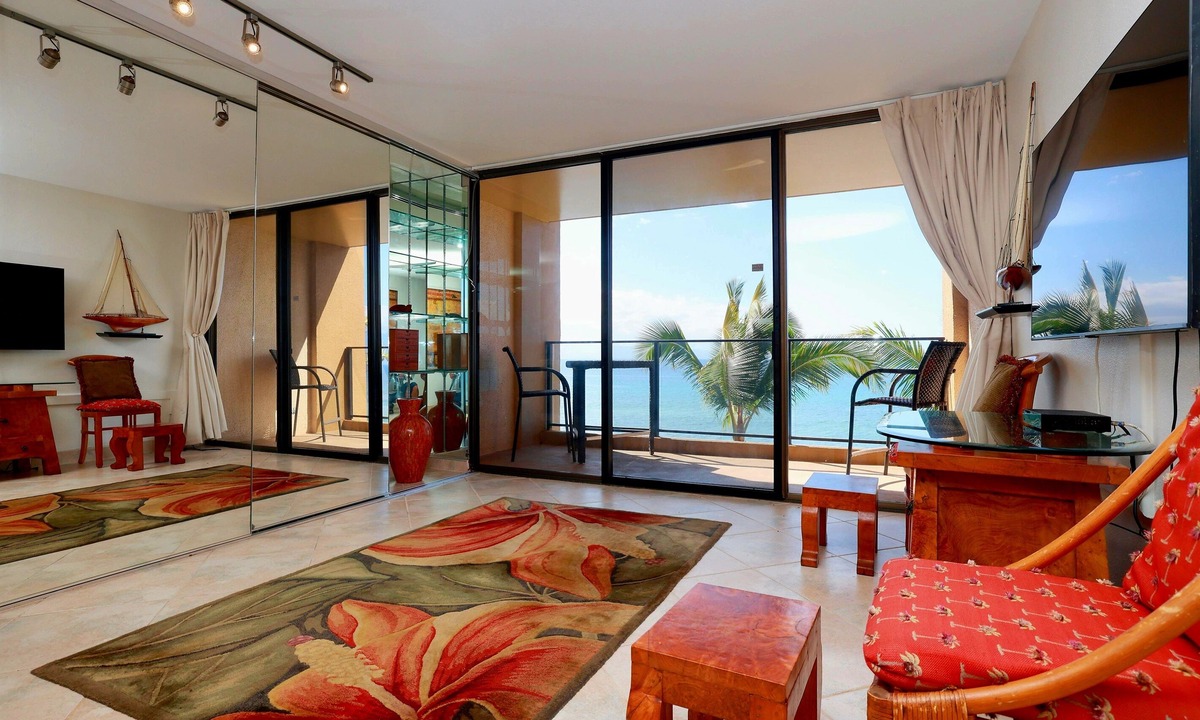 Honokowai Apartment | Direct Oceanfront View at Mahana Studio, King Bed - Kaanapali Next to Boardwalk
