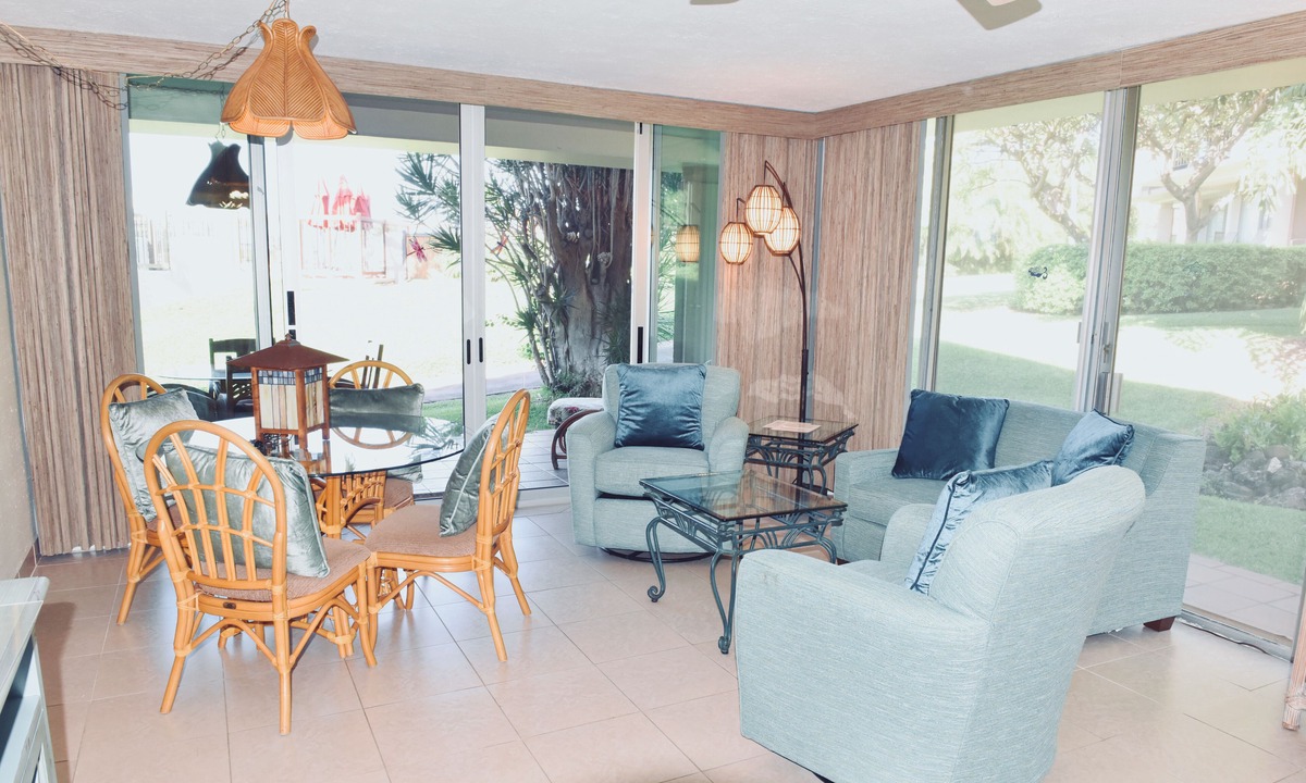 Kaanapali Condo | Great Value! Walk to Whaler's Village, beachfront cabana, pool, gym