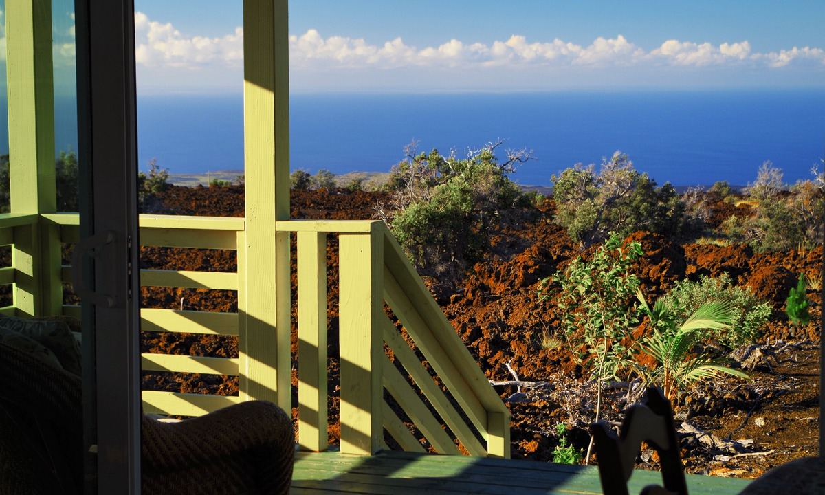 Ocean View House | Bungalow with spectacular ocean view from lanai and private hot tub