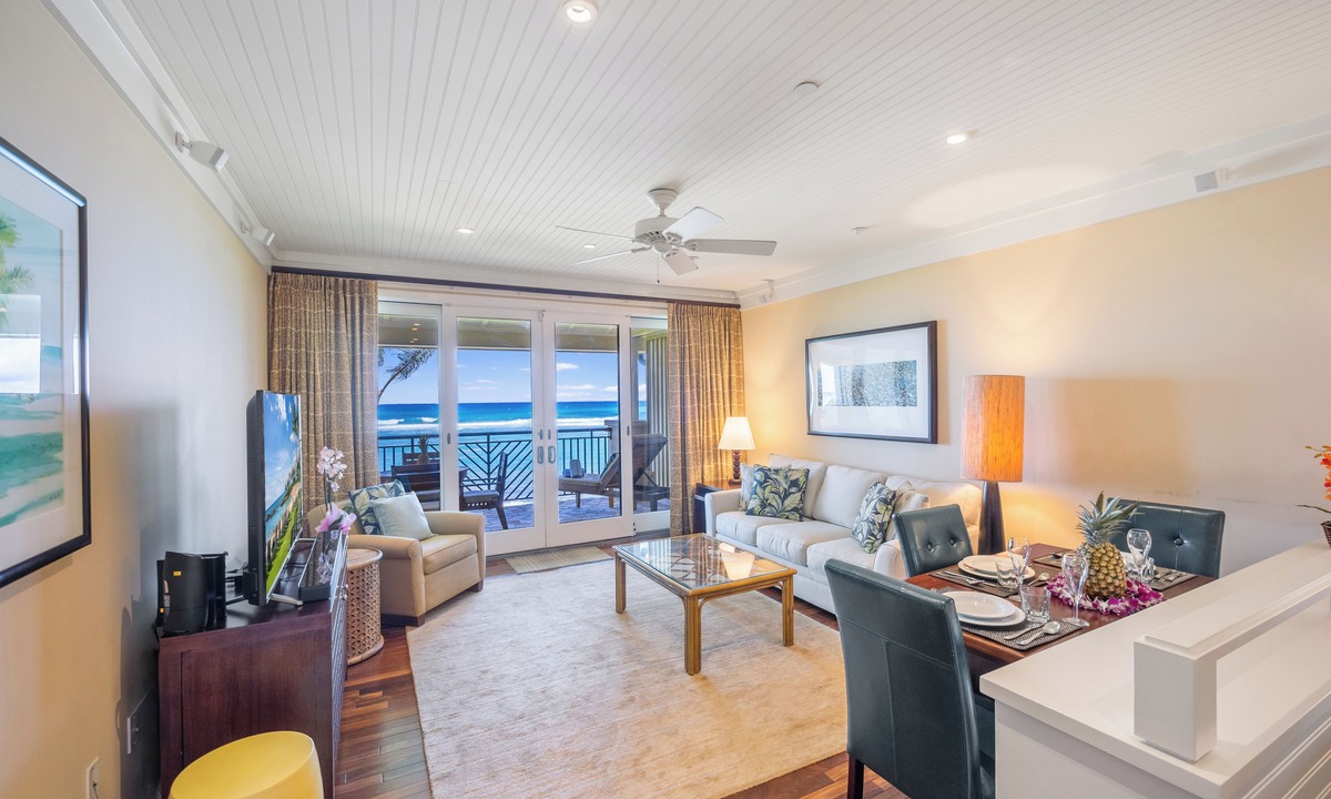 Kahuku Apartment | SUMMER REDUCED! Villa 317, KING bed, Penthouse Lvl Ocean View Turtle Bay