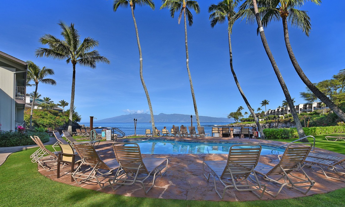 Napili Condo | Romantic! Oceanfront Air Conditioned Condo #114