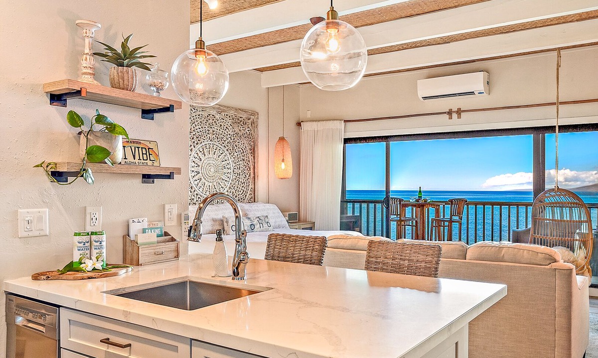 Kahana Condo | On Top of Water View-5 Stars-Pohailani 303