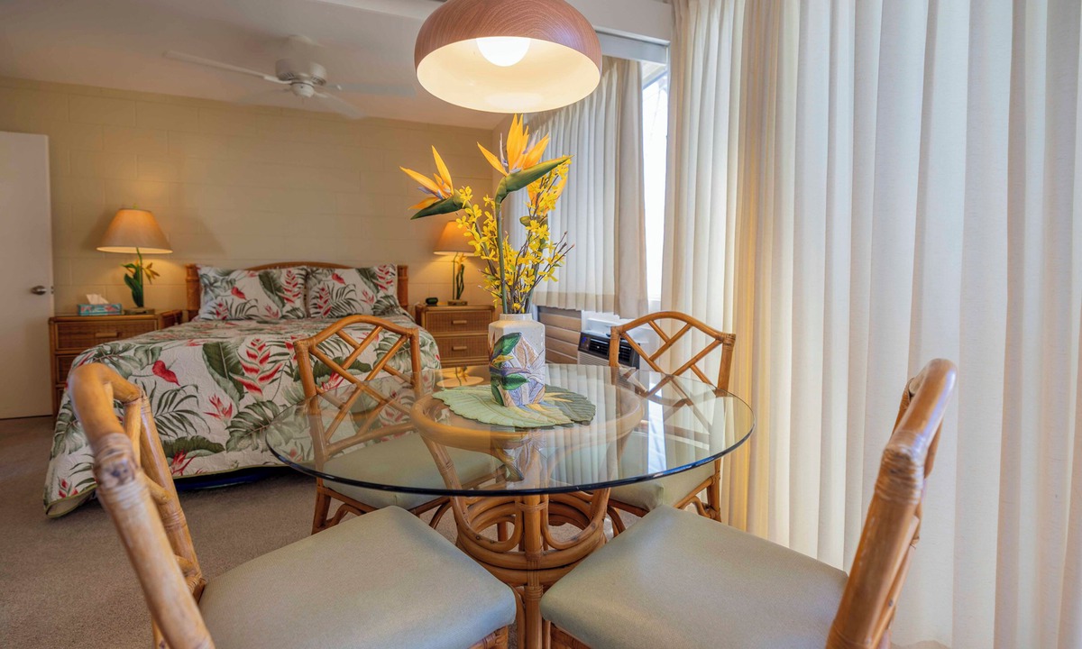 Maalaea Condo | Oceanfront Hono Kai B7 Escape Maui Condo Pool & Walk to Beach -Ma’alaea Bay