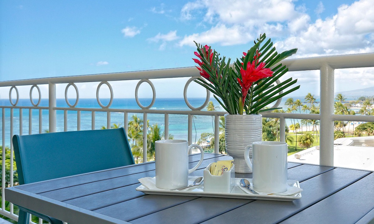 Waikiki Condo | Fully Remodeled! Amazing OCEAN, Mountain, City Views! 2-Bed/2-Bath Sleeps 6!