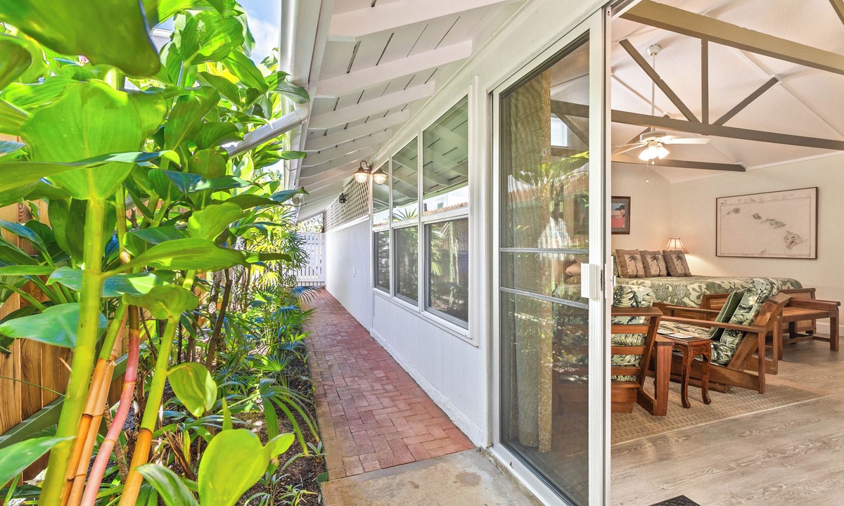 Lanikai Apartment | Since 1985 Legal Lanikai Garden Studio AC, across the street from Lanikai Beach!