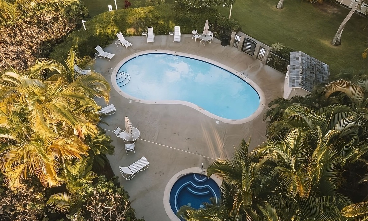 Wailua Hotel | Family and Friends Vacation! Spacious Pool View Suite + Living Area and Kitchen