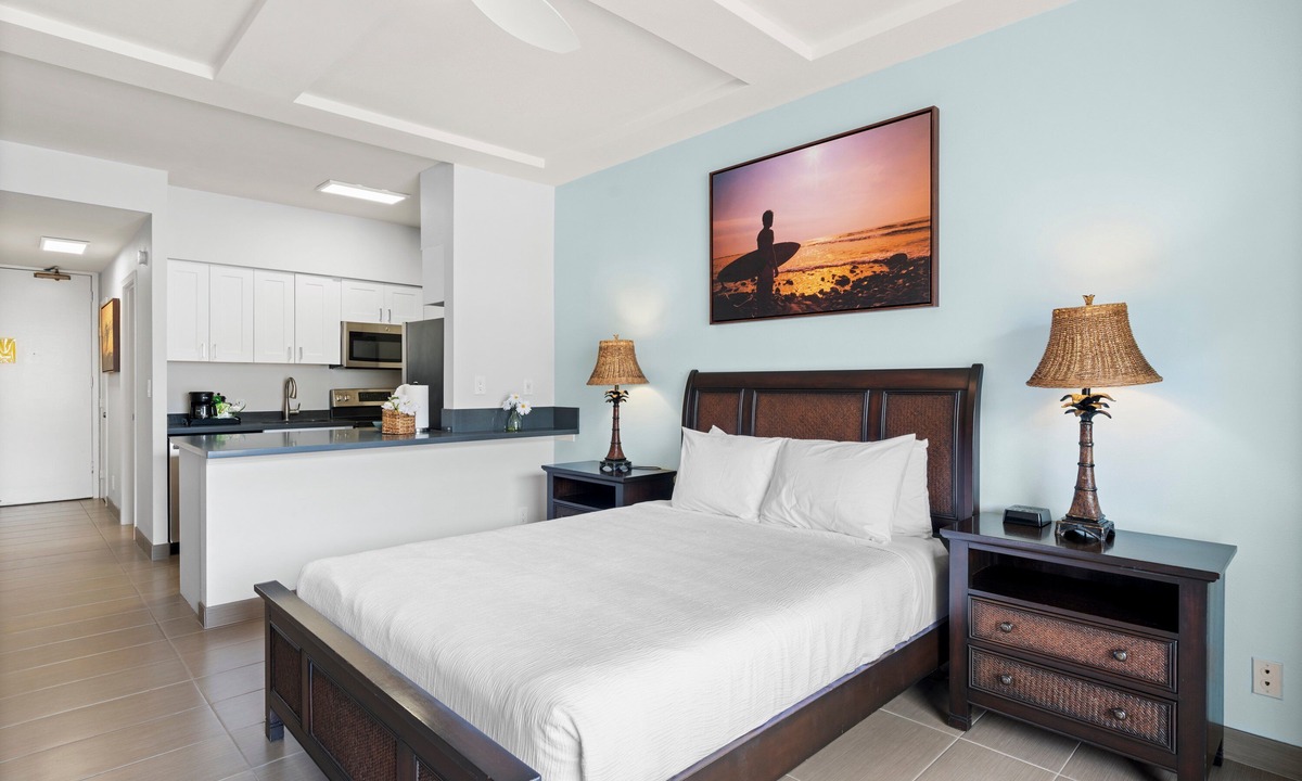 Historic Lahaina Front Street Condo | Lahaina Shores 612 – Relaxing Oceanfront Retreat
