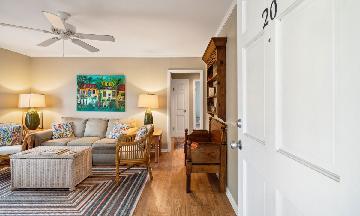 Sullivan's Island Condo | Sullivans Island condo, centrally located, near beach & more - 20 Island House