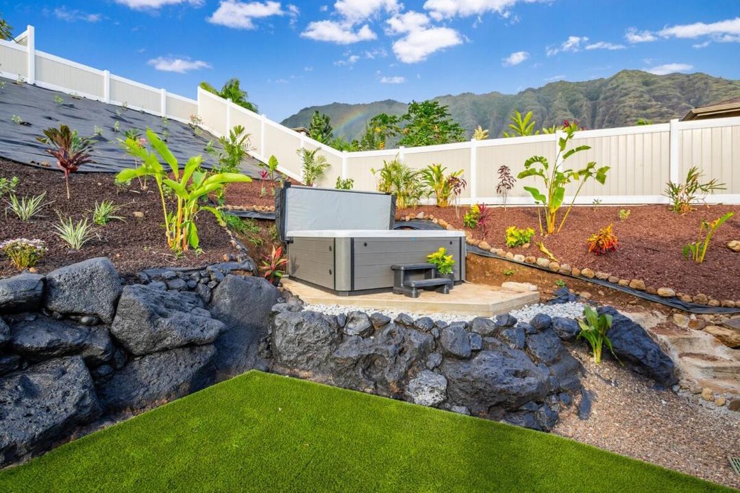 Makaha Valley House | Oahu Family retreat-Beach 5min away-Oceanview