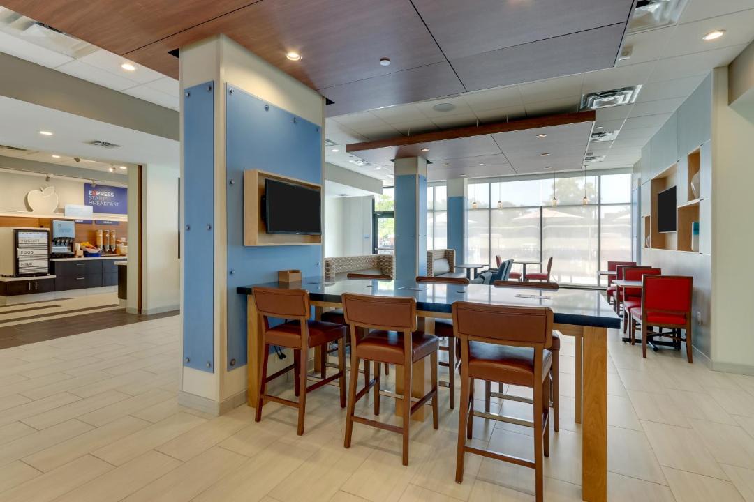 Kirkland Hotel | Holiday Inn Express - Wilmington - Porters Neck by IHG