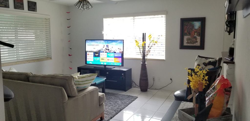 Photo of Livingroom in North Central Hollywood