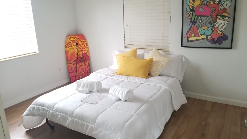 Photo of Bedroom in North Central Hollywood
