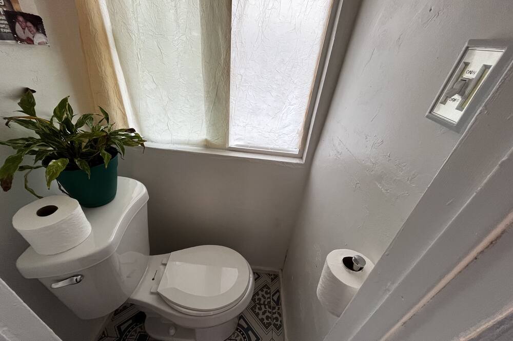 Photo of Bathroom in Ainaloa