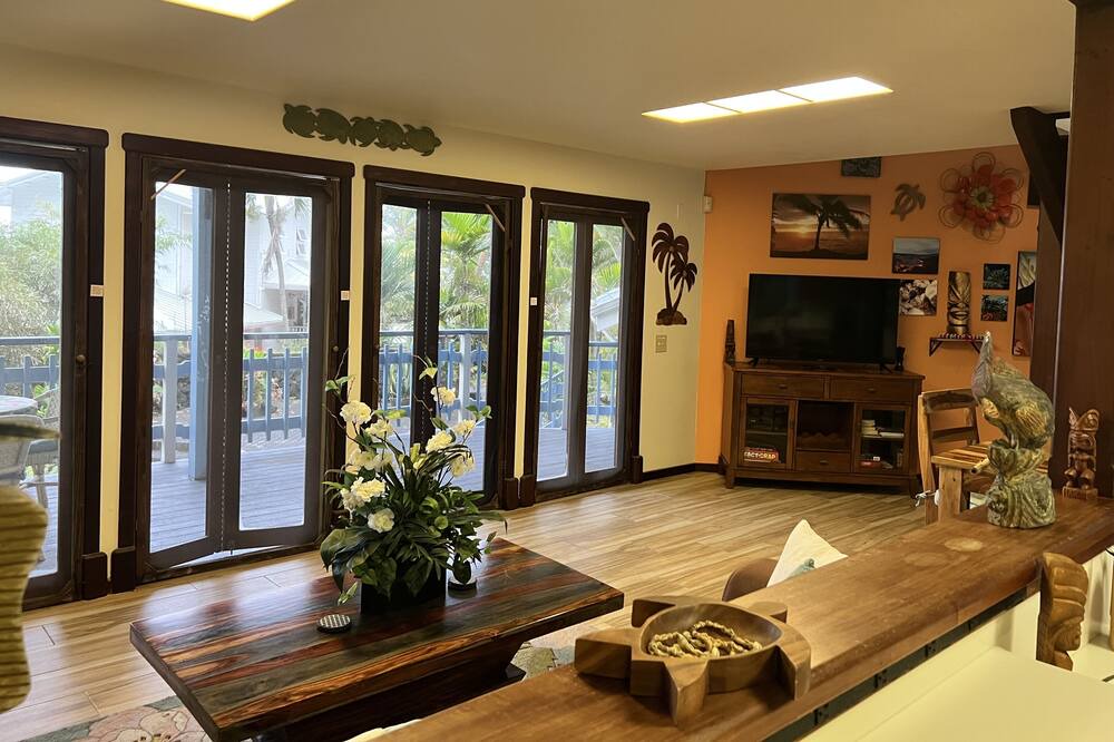 Photo of Livingroom in Kehena Beach Estates