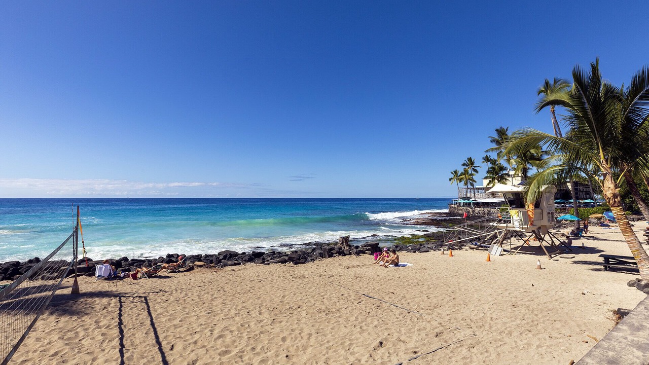Photo of Others in Kahaluu Bay