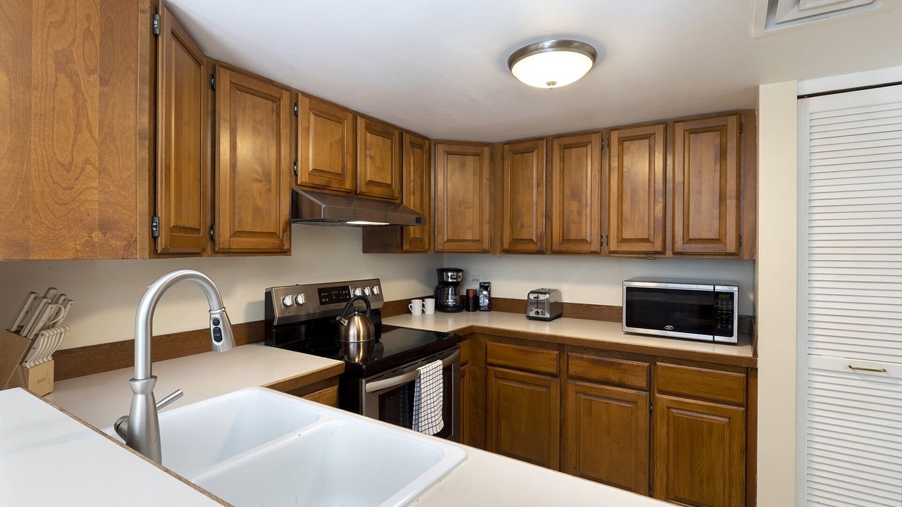 Photo of Kitchen in Kahaluu Bay