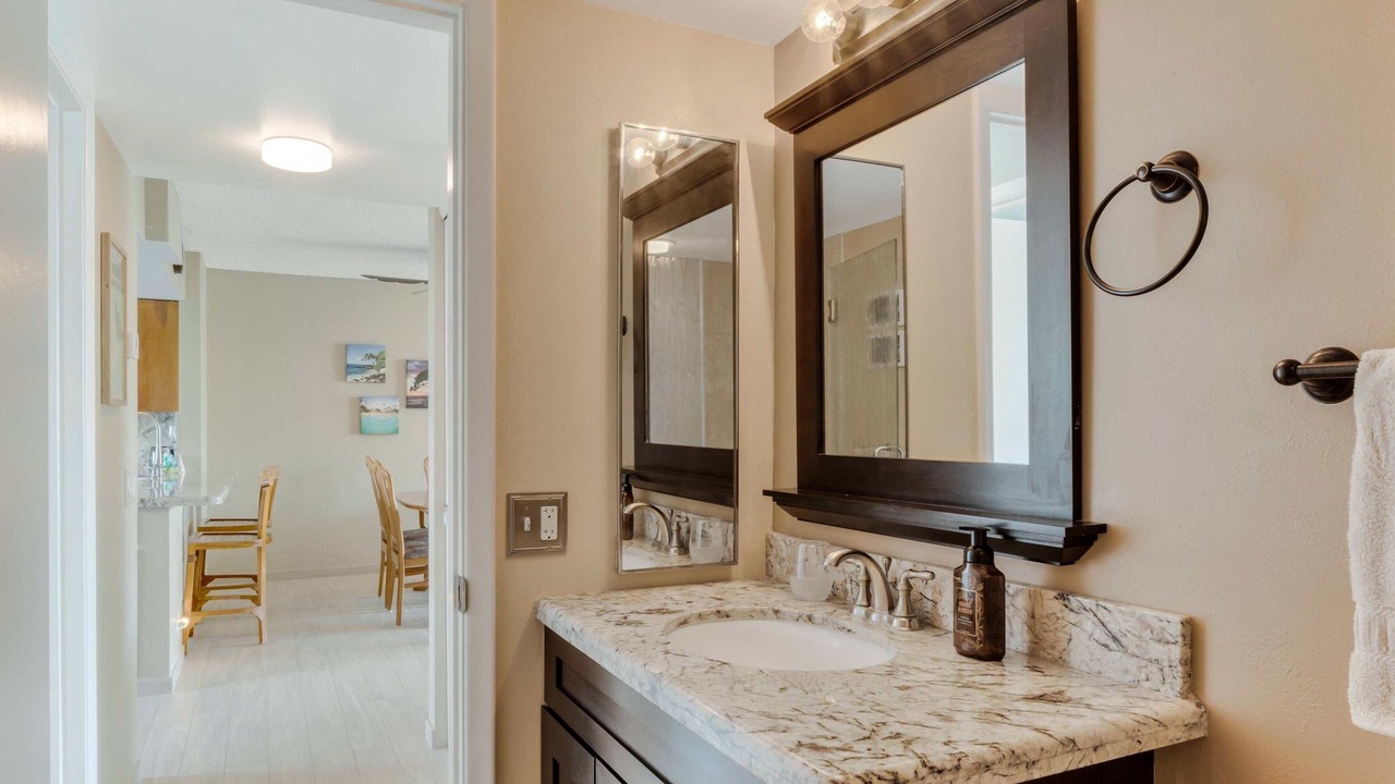 Photo of Bathroom in Kahaluu Bay