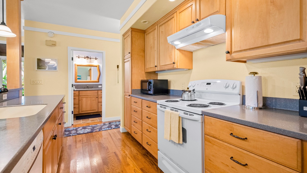 Photo of Kitchen in Maunaloa