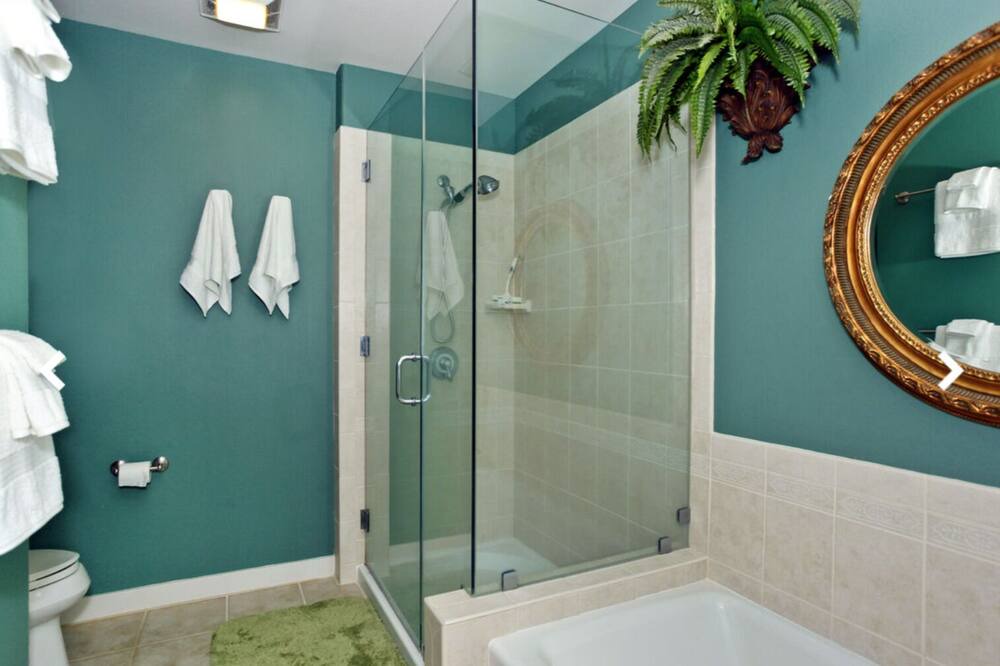 Photo of Bathroom in Kapolei