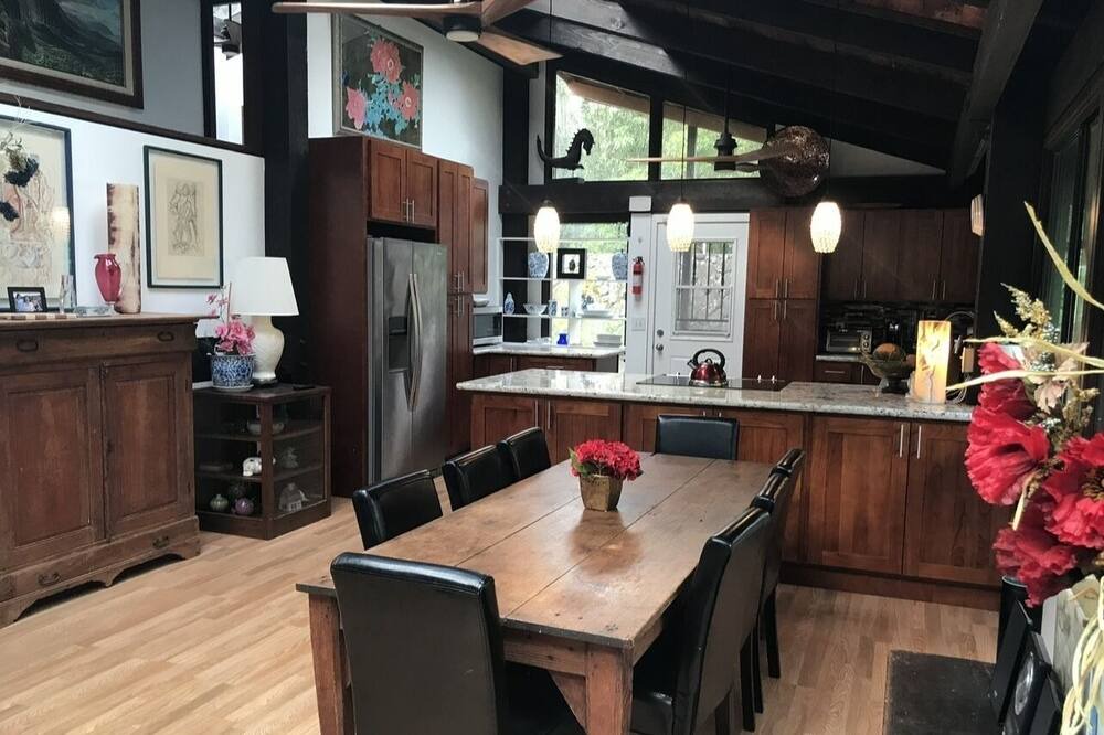 Photo of Kitchen in Nuuanu - Punchbowl