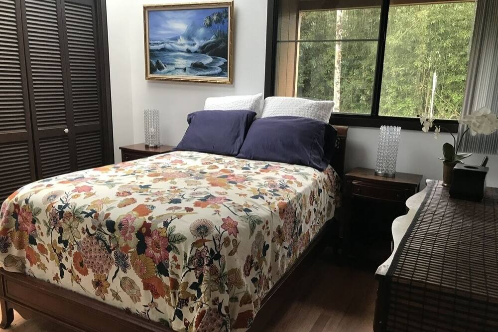 Photo of Bedroom in Nuuanu - Punchbowl